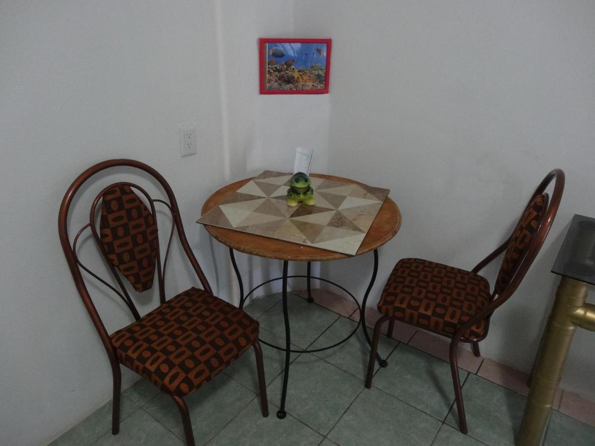 Habitaciones-Comodas-Aire-Wifi-Tv-Cerca De Playa-!!Excelente Precio II Манзанило Екстериор снимка