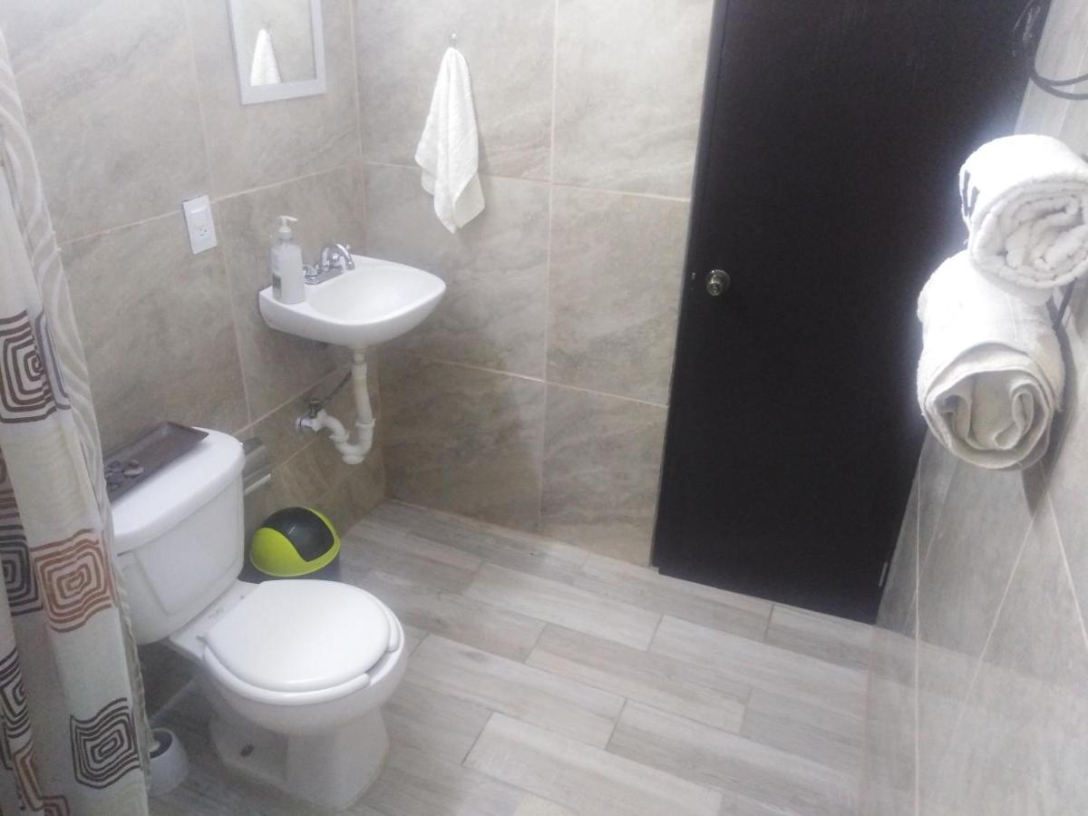 Habitaciones-Comodas-Aire-Wifi-Tv-Cerca De Playa-!!Excelente Precio II Манзанило Екстериор снимка